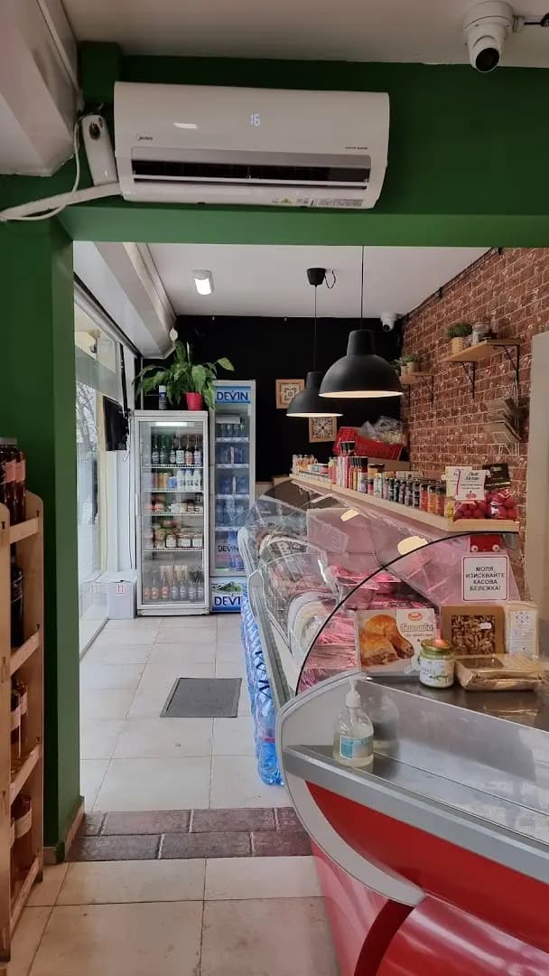 Месарница "От Хубавото", кв. Младост. Магазин за месо и млечни продукти.