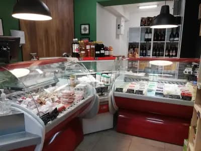 Месарница "От Хубавото", кв. Младост. Магазин за месо и млечни продукти.