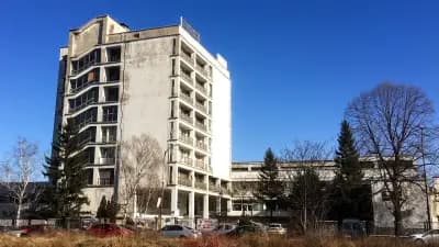 Спортнооздравителен комплекс „Славия“