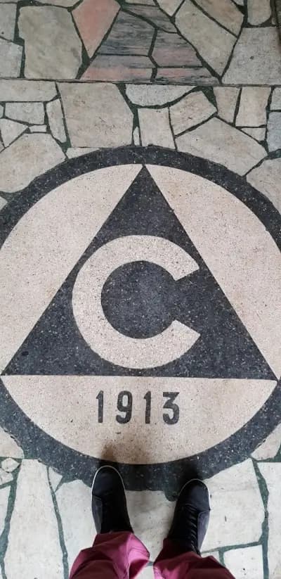 Ледена пързалка „Славия“
