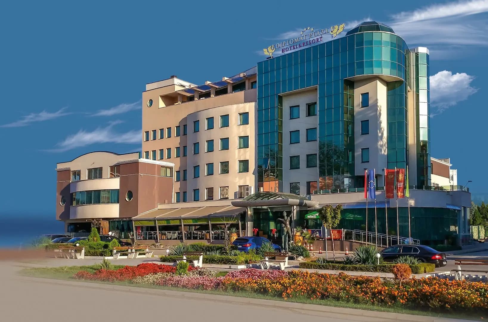 Diplomat Plaza Hotel & Resort