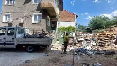 ХАМАЛИ ДУПНИЦА