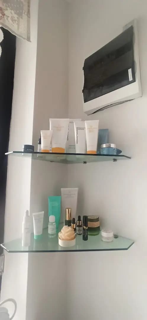 Elizabeth - cosmetics and massage