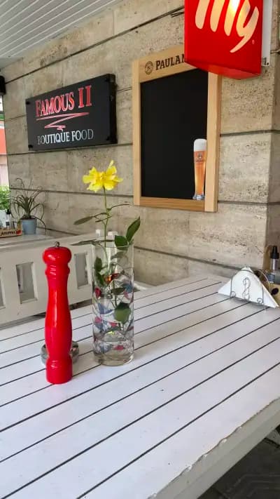 Famous 2 Bar & Dinner