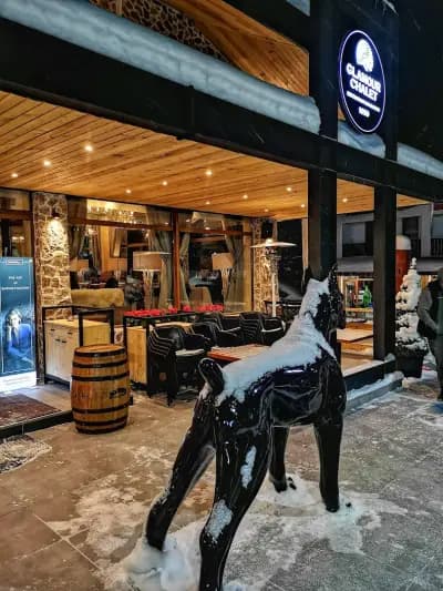 Glamour Chalet Restaurant