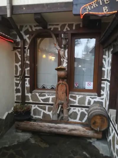 Костовският Хан