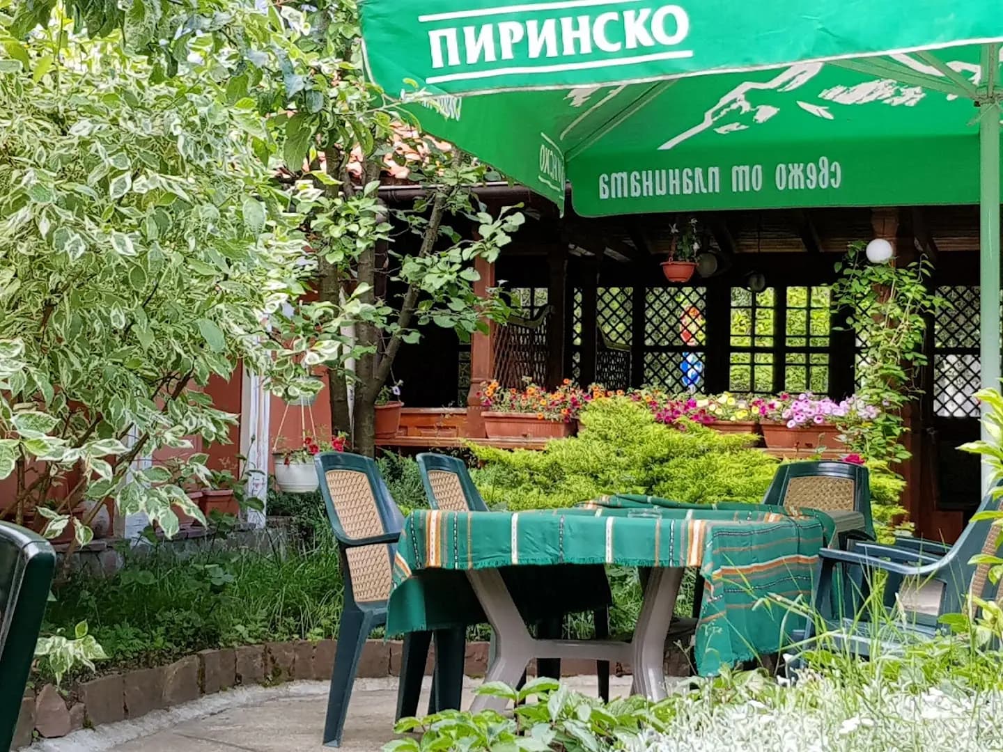 Ресторант-градина България