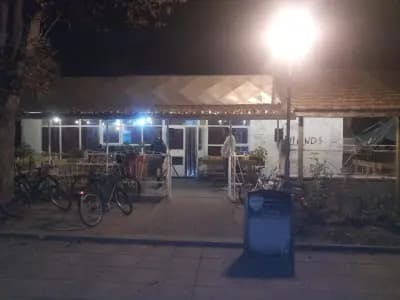 Friends Bar & Grill