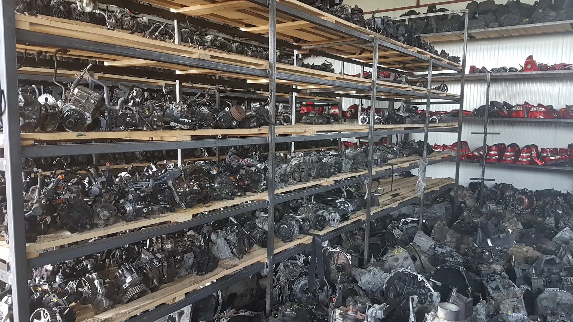 Автомобили на части и авто части - Автоморга MAXPARTS