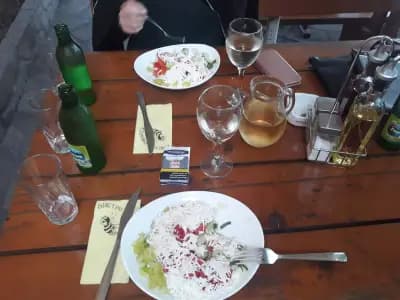 Кафе / Ресторант Пчелата майка
