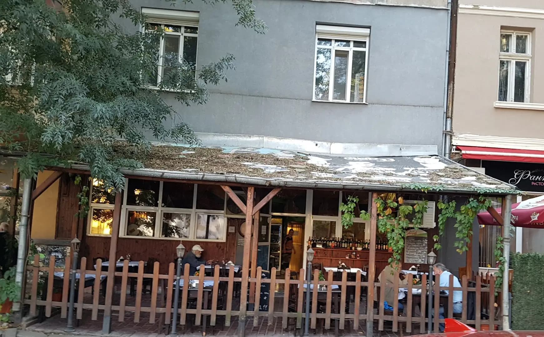 Ресторант-бирария "Веслец"