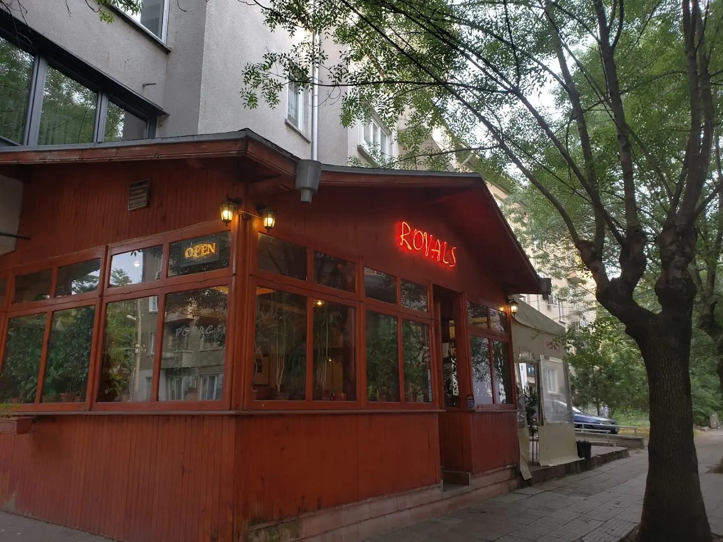 Ресторант-пицария Роялс