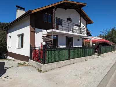 Ресторант Под Явора