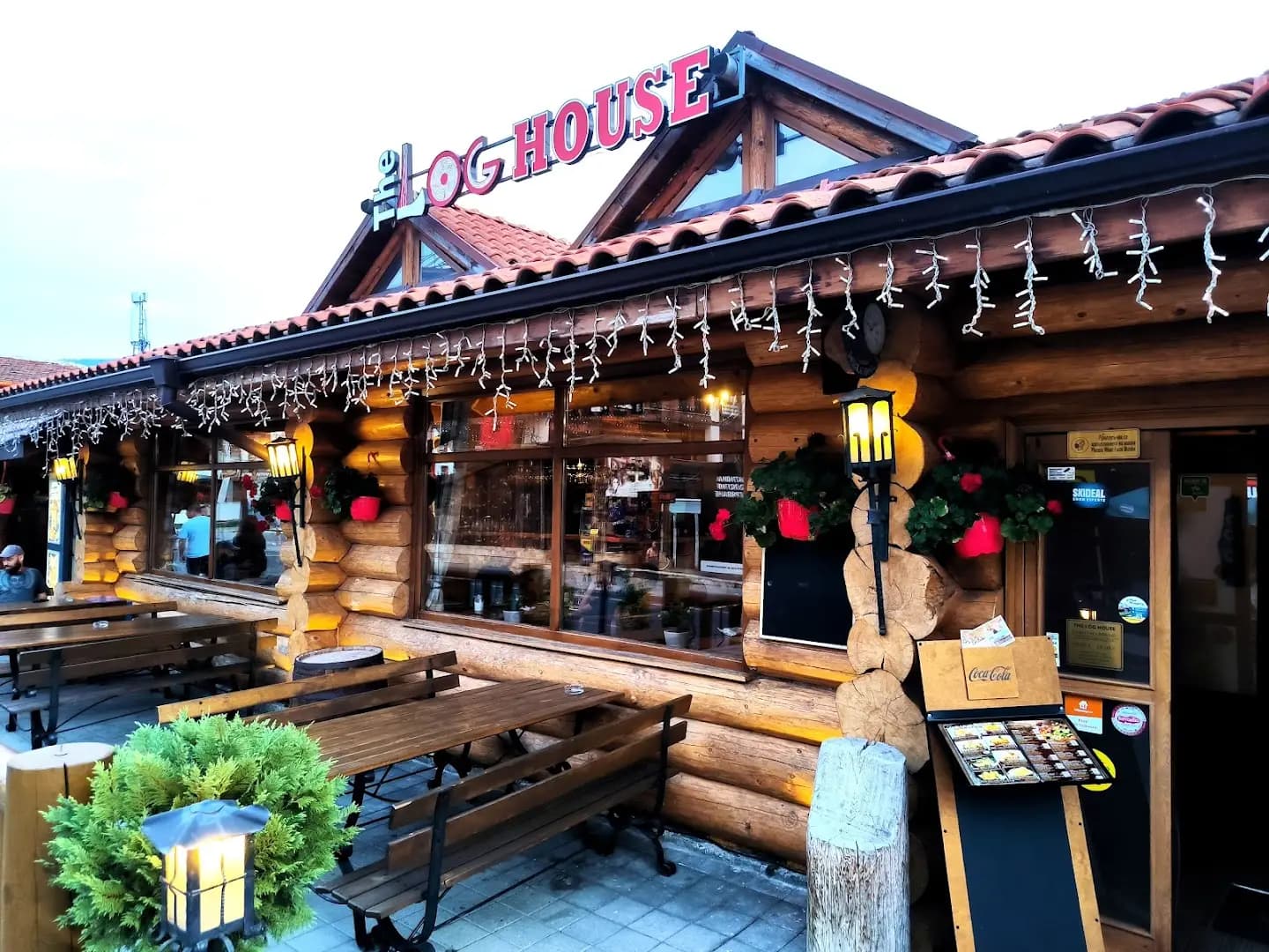 Дървената къща(The Log House)