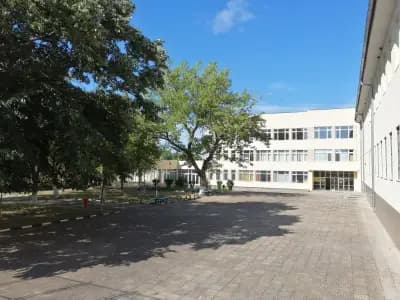 Средно училище „Петър Берон“