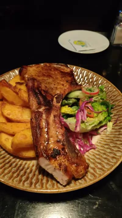 Ирландски ресторант "Мястото на Том"