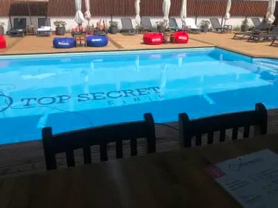 TOP SECRET | Event House & Pool