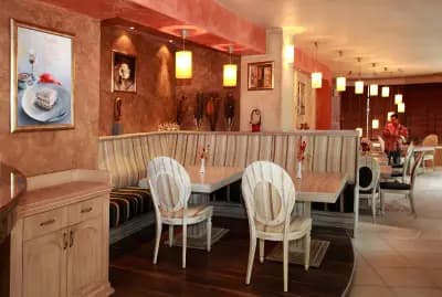 Версай Bar & Dinner