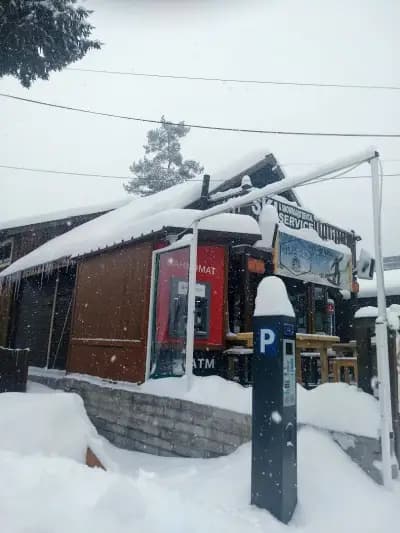 Bar & Grill Wipeout