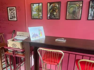 19 Art & Craft bar