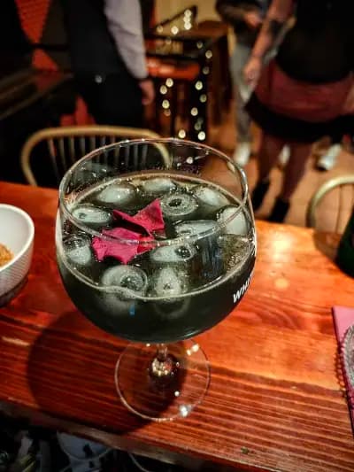 19 Art & Craft bar