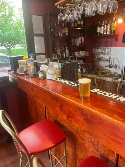 19 Art & Craft bar