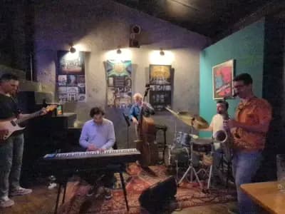 Phi Cocktail Bar