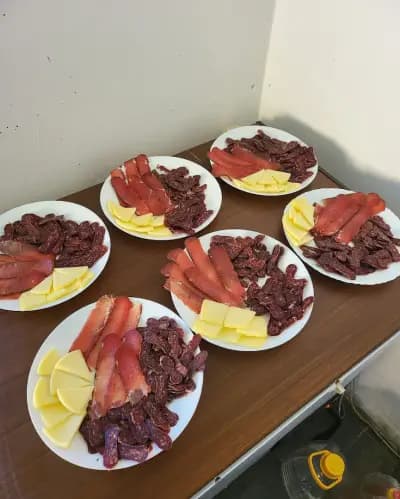 Снек Бар Мими и Анни