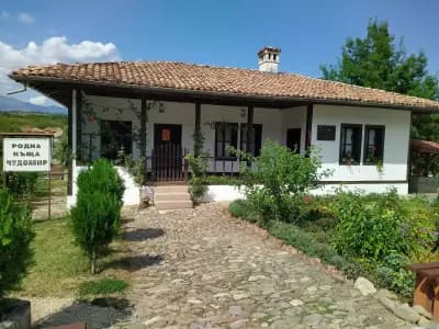 Родна къща музей Чудомир село Турия