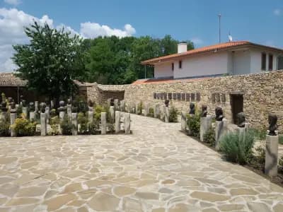 Двор на кирилицата