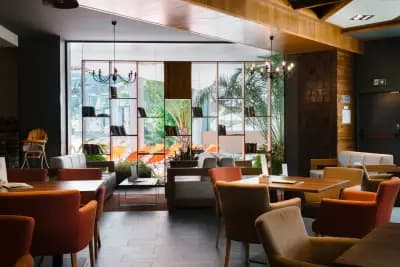 Champions Lobby Bar and Diner