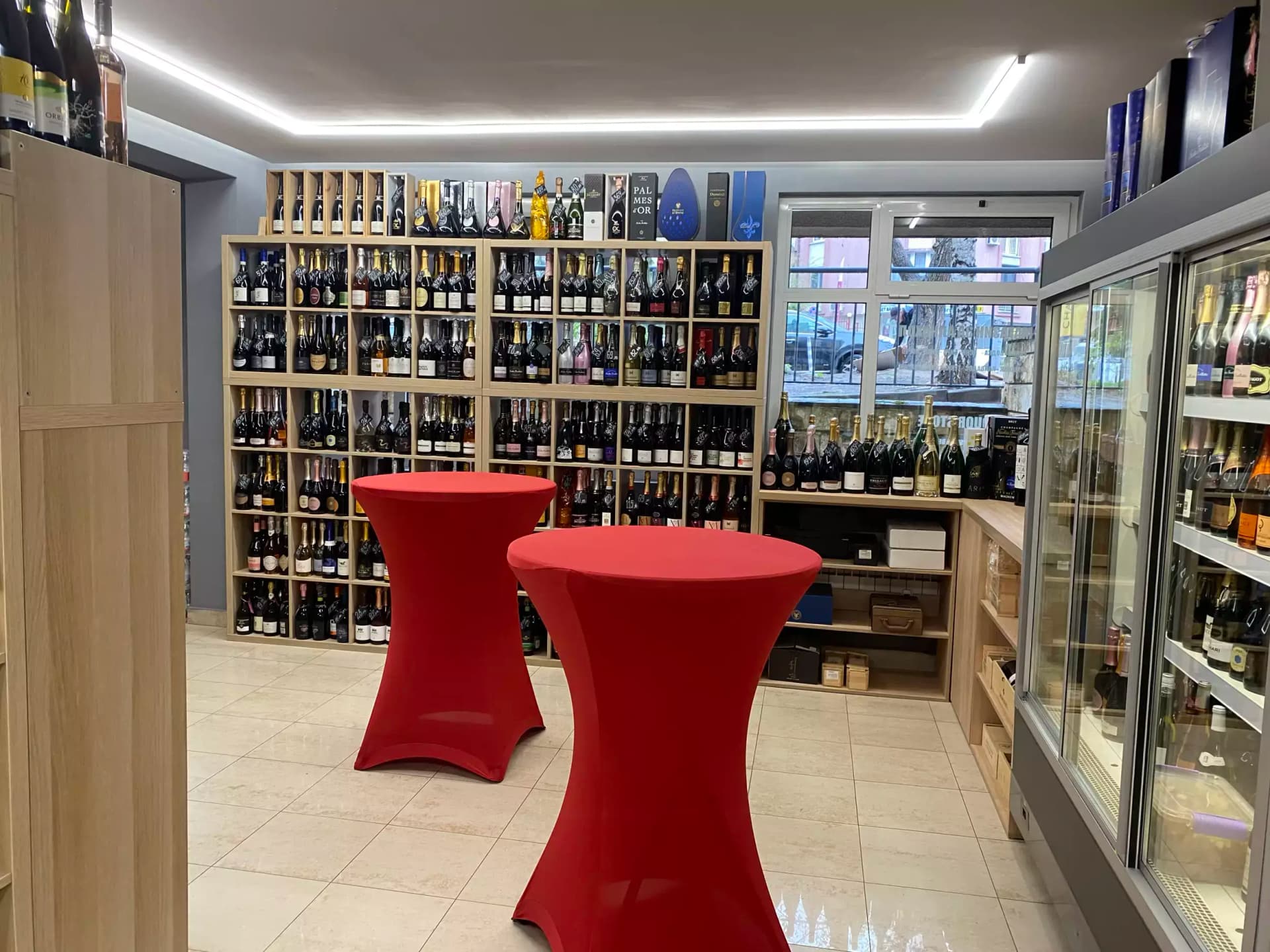 CHAMPAGNE wine shop & bar
