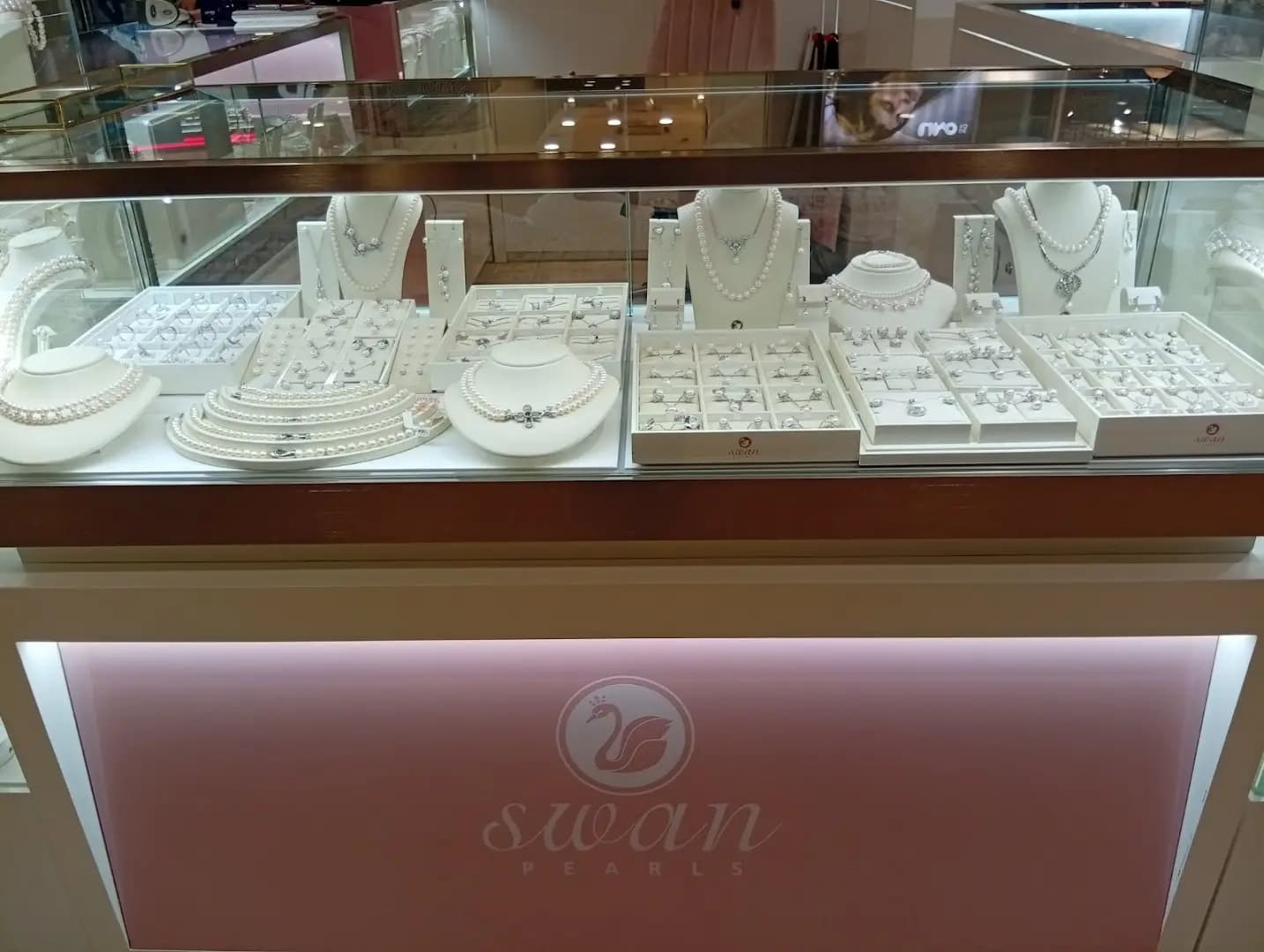 Swan Pearls Sofia Mall Serdika