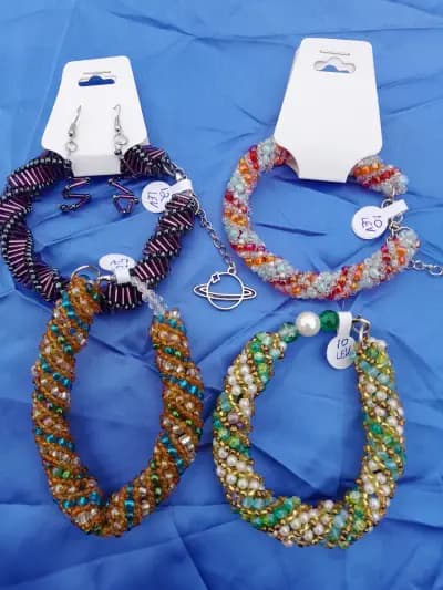 Tina's , Trinkets
