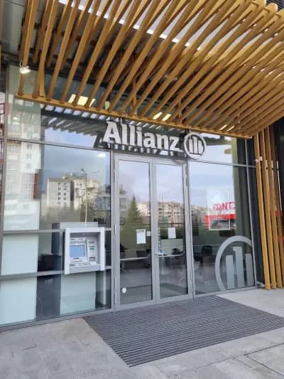 Алианц Застраховане