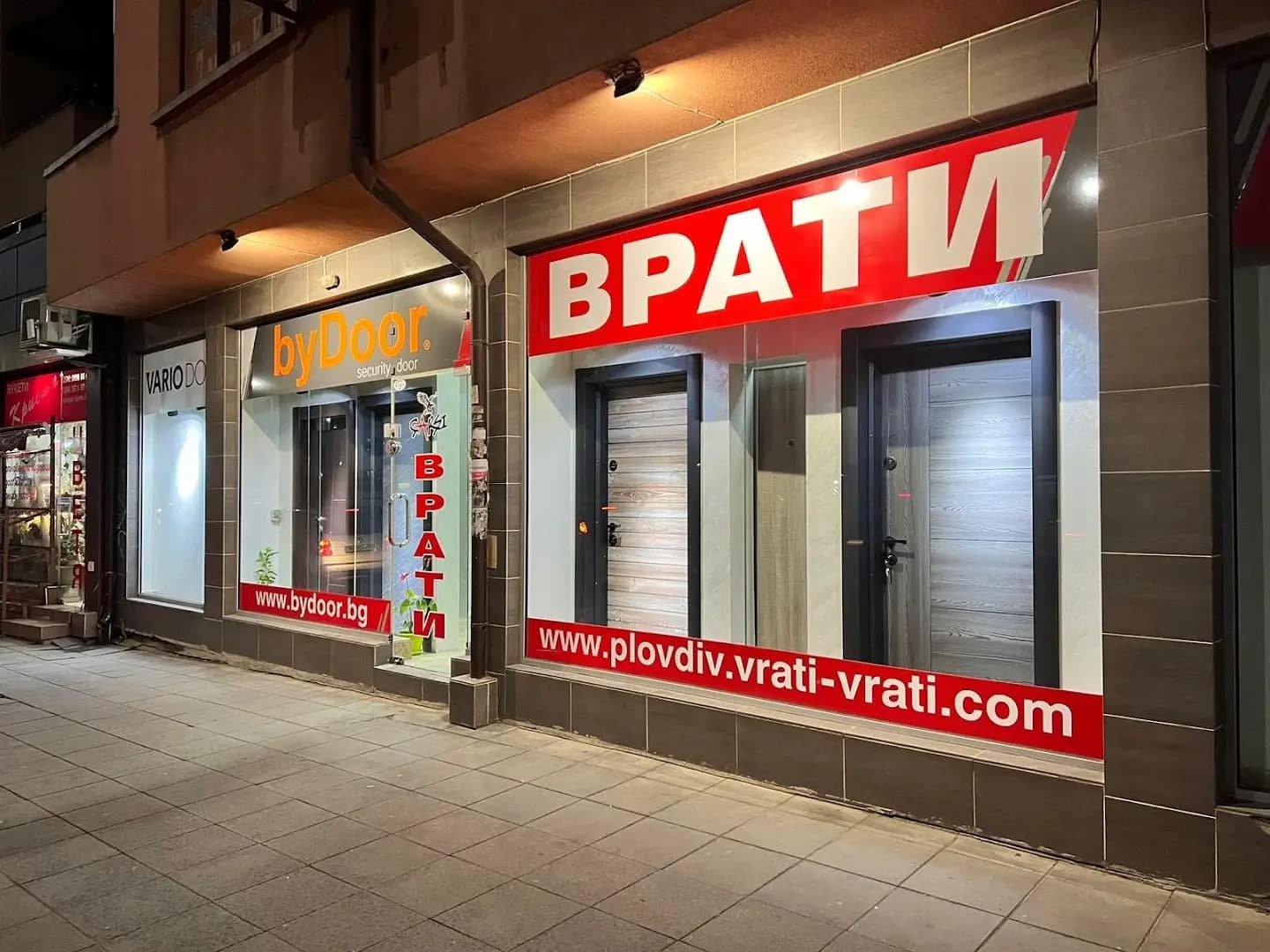 Старчеликкапъ блиндирани BYDOOR и интериорни ВАРИОДОР