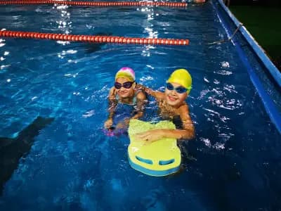 Спортен Клуб Гладиус . Уроци по плуване за деца и възрастни