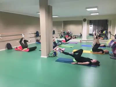 Antonia Latinova Sport Пилатес /Младост