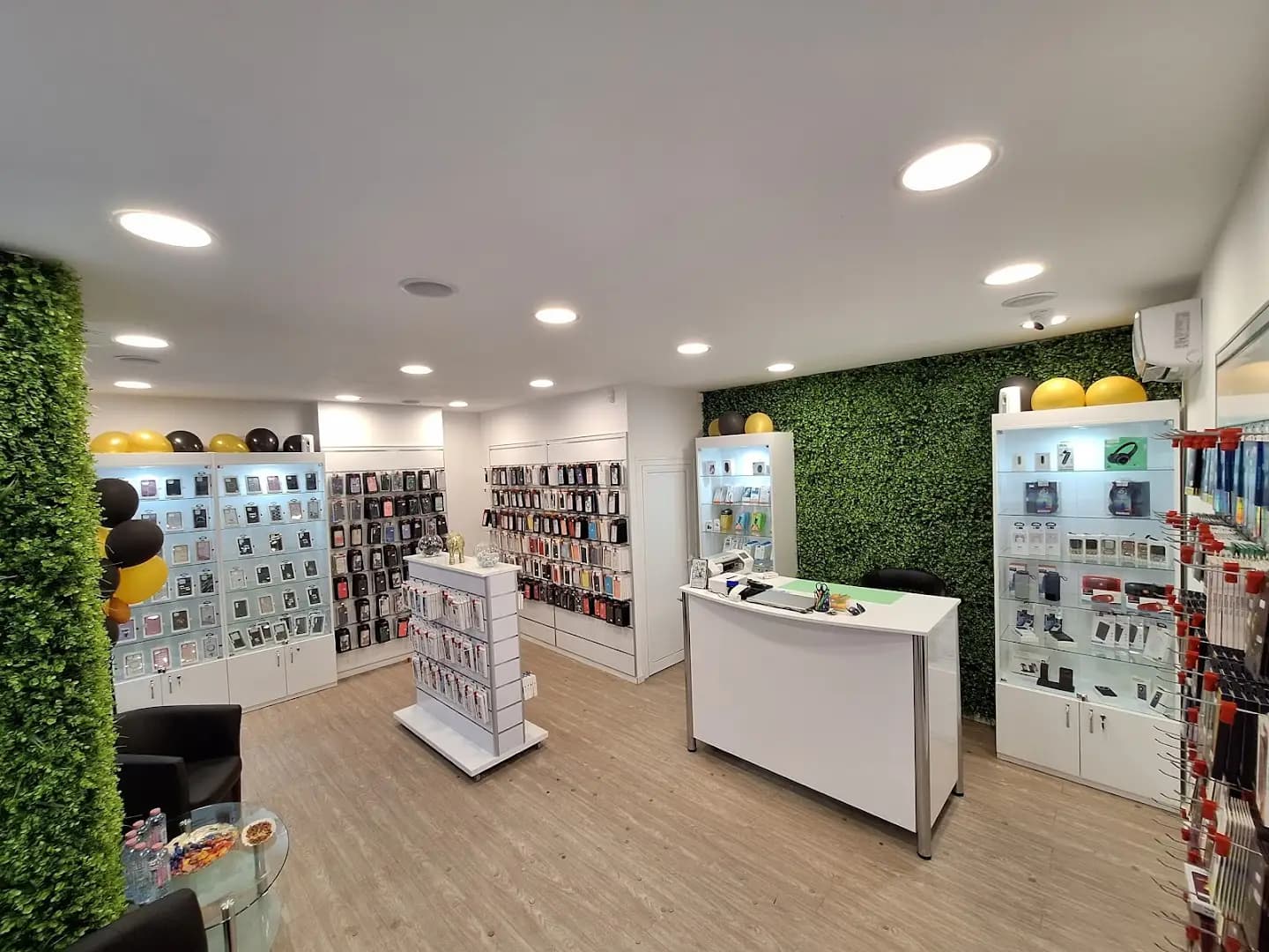 Верига Магазини SmartWorld GSM-сервиз Стара Загора