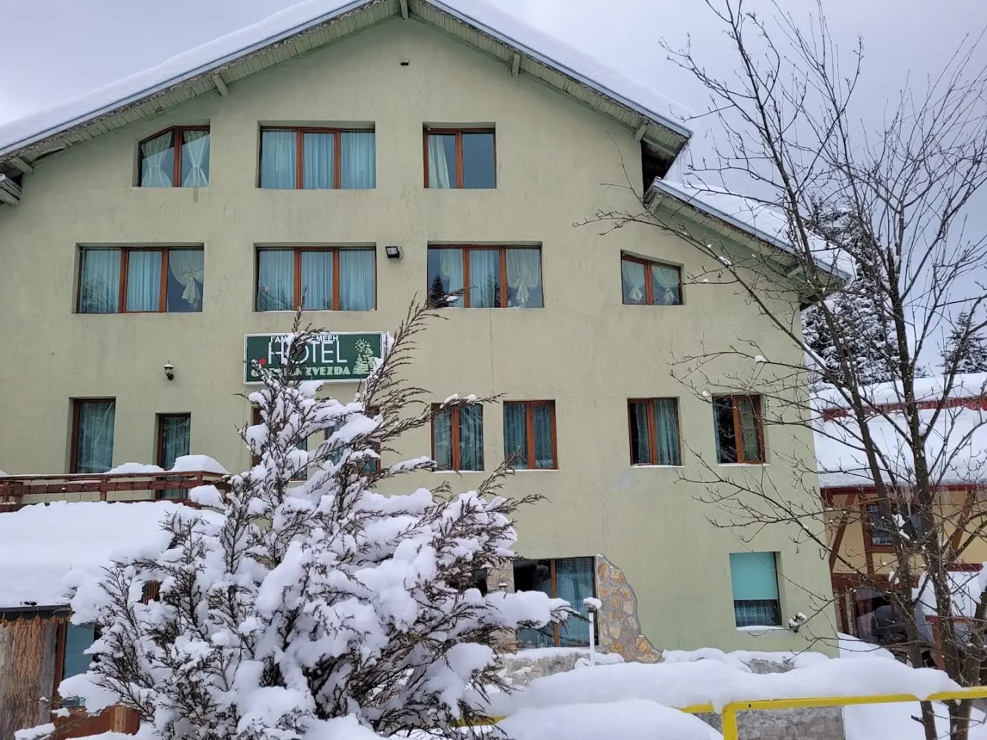 Hotel Forest Star on the Ski Slope