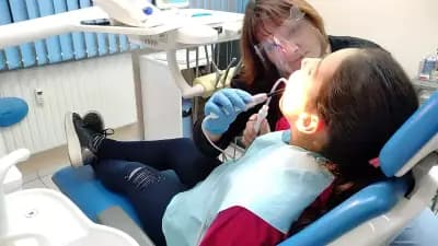 Стоматологичен Кабинет "Д-р Ани Тивчева"