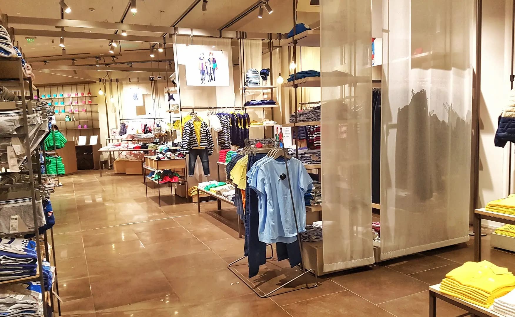 United Color of Benetton Paradise Center