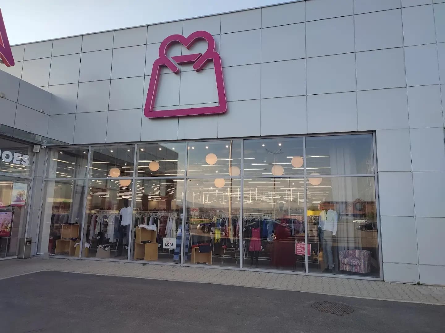 магазин MAGIA София Jumbo Plaza - Second Hand & Outlet находки