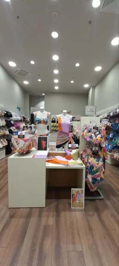 Триумф Плаза Пловдив original mono brand store