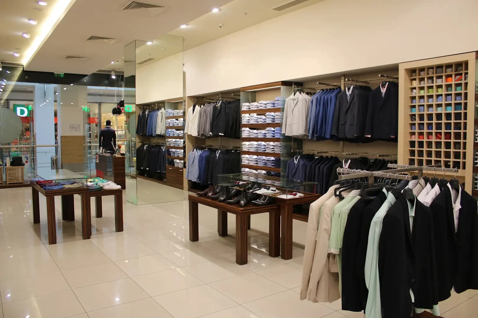 Andrews/ Mall Plovdiv