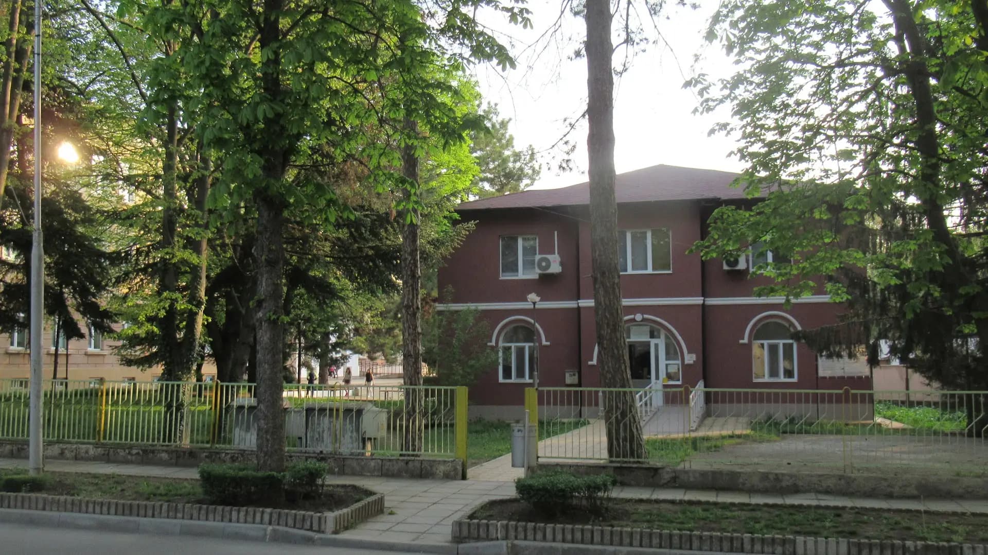 Площад ГЕНЕРАЛ ТОШЕВО