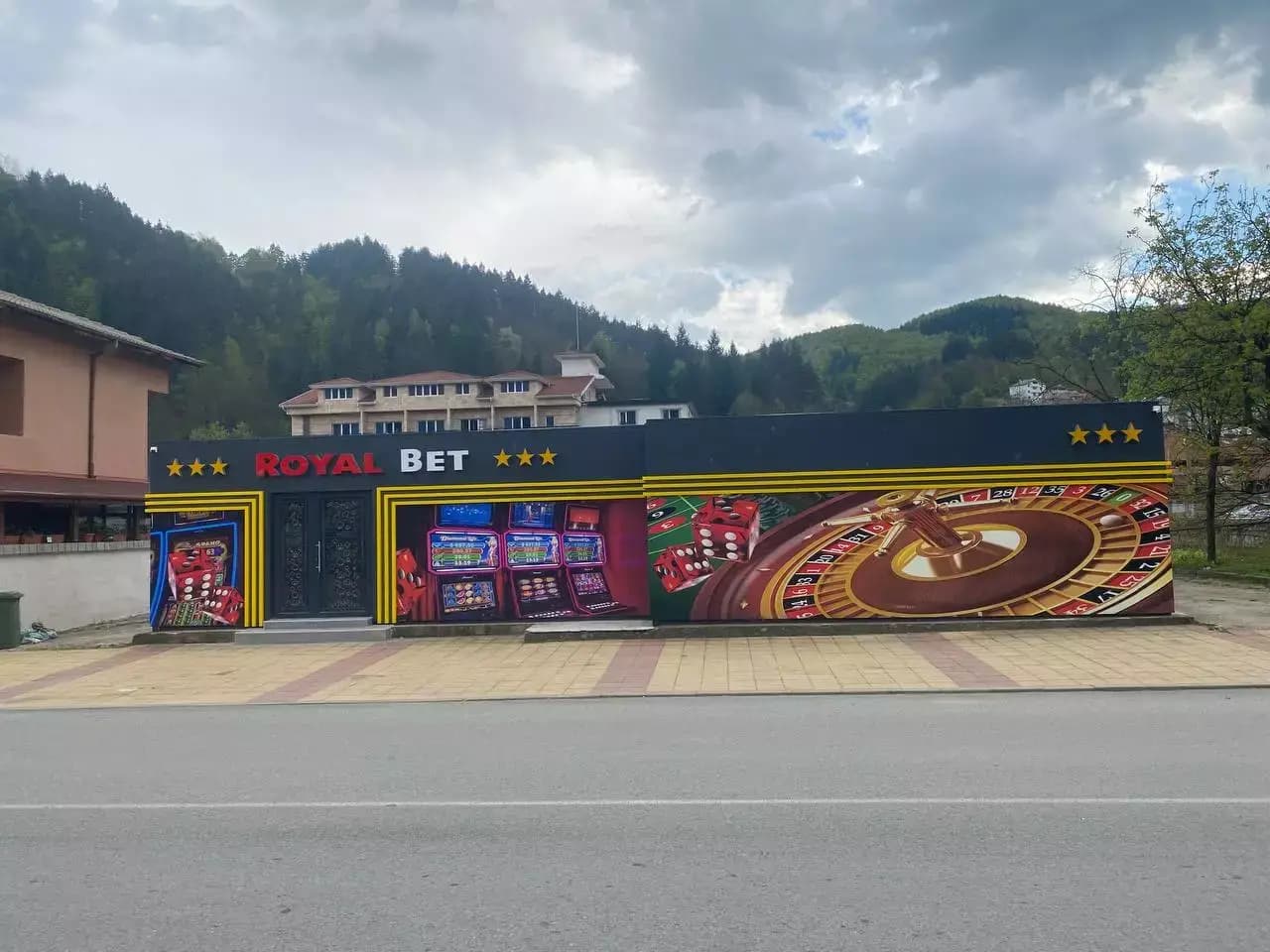 Игрална зала Роял бет 777