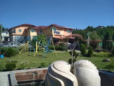 Мотел „Рис“, Перник