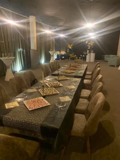 Парти Зала