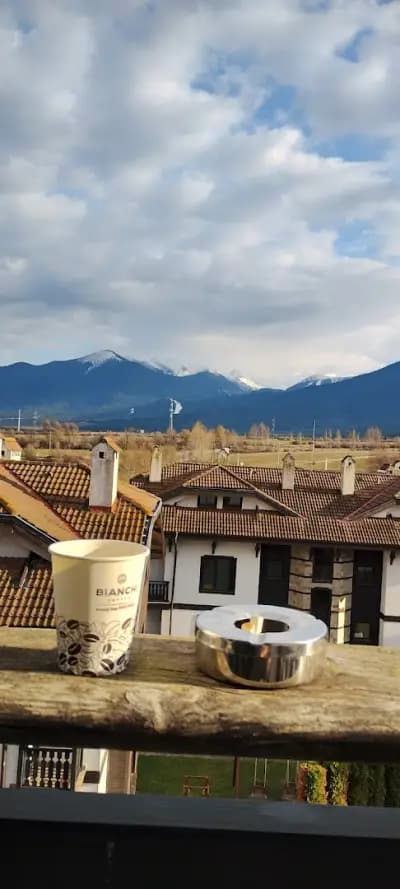 Three Mountains Apartment
